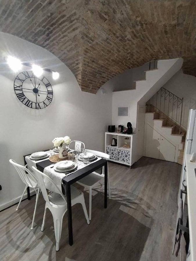 아트리 Casa In Centro Storico Vista Gran Sasso 아파트 외부 사진